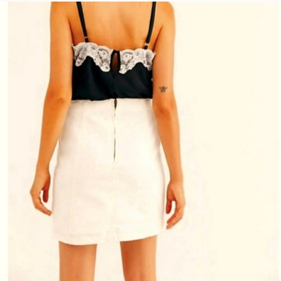 Soulmates White Just Above the Knee Skirt - Juniors Size 9- 28 Waist - Picture 2 of 3